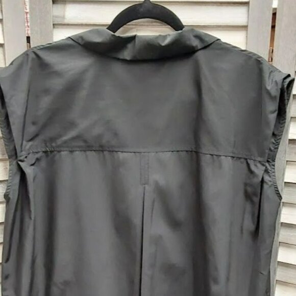 Sleeveless Nylon Button Down | Future Collective | 2X - Picture 5 of 8